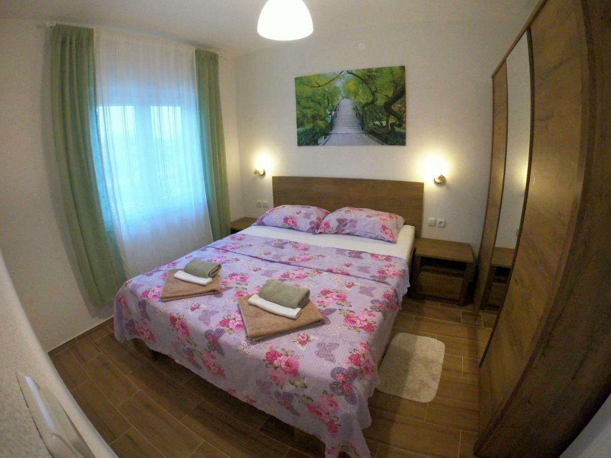 Apartmani Zekic 洛帕 外观 照片